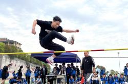 开云体育官方网站-包含运动员拼尽全力，奋勇争先展现冠军风采的词条