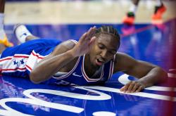 开云下载-关于开拓者客场击败国王，终结两连败行列的信息