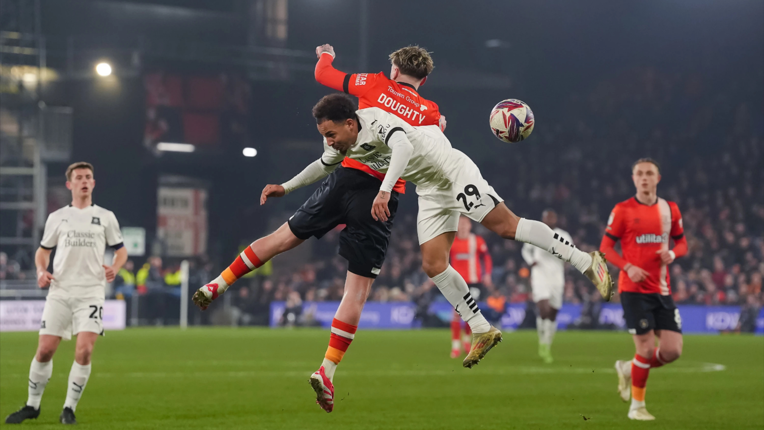 伯恩利主场大胜富勒姆，走出连败困境的简单介绍