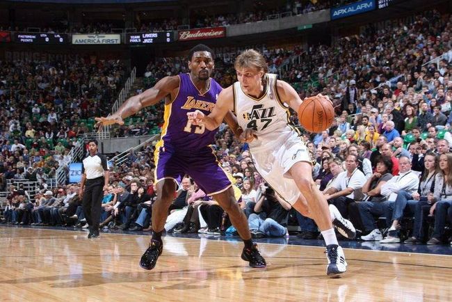 步行者中锋基里连科受伤 步行者中锋基里连科受伤